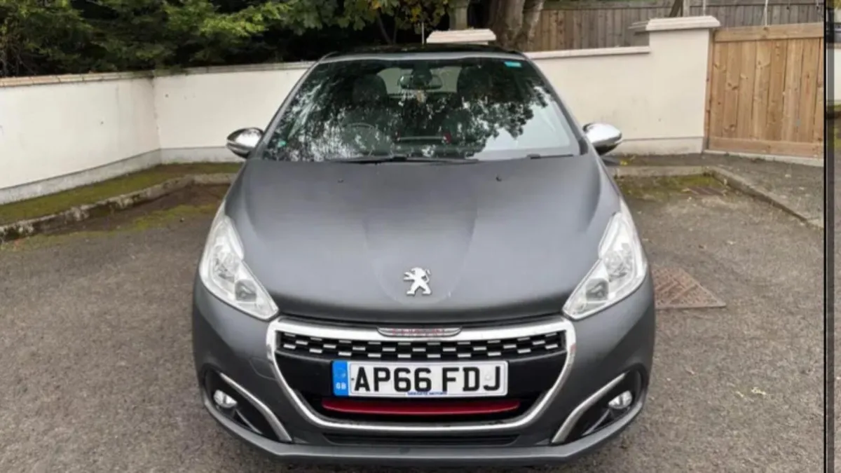 Peugeot 208 gti Prestige - Image 1