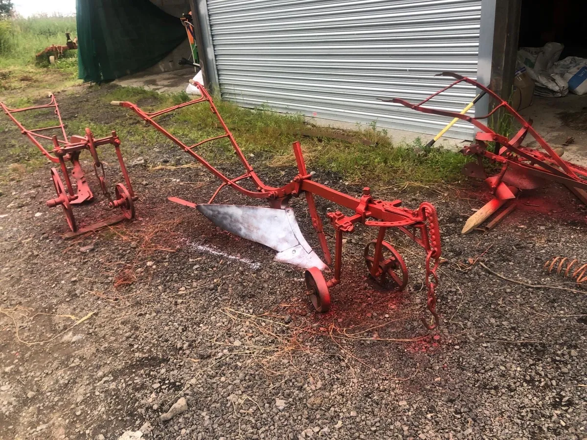 2 Horse Drawn Ploughs & 1 Scuffle - Image 1