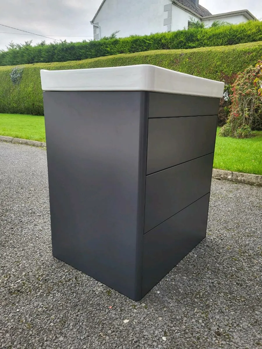 Toilet vanity unit & sink - Image 2