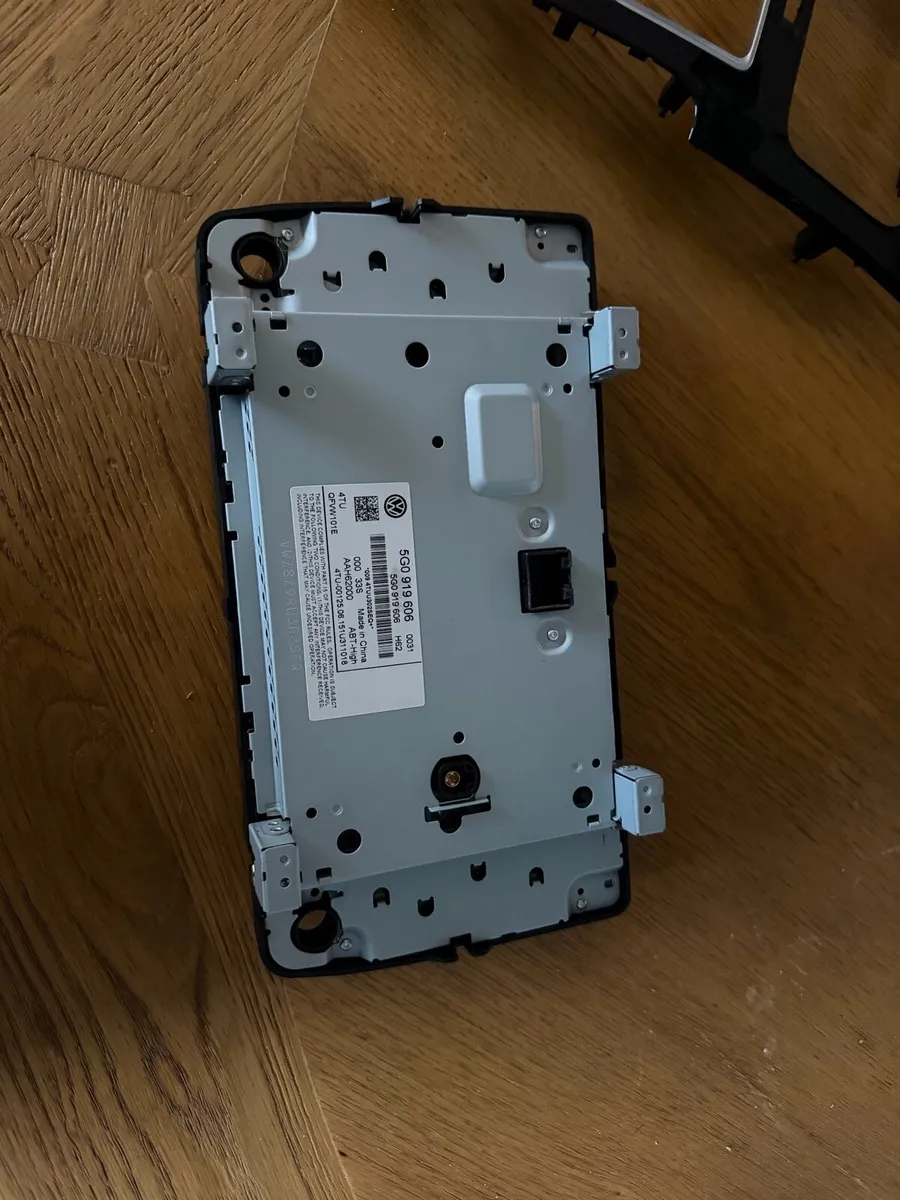 VW head unit - Image 2