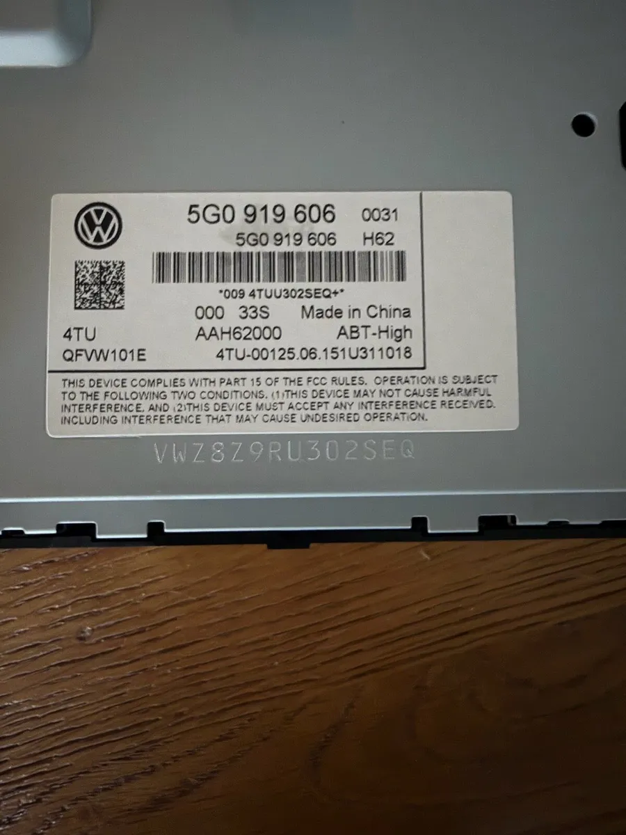 VW head unit - Image 3