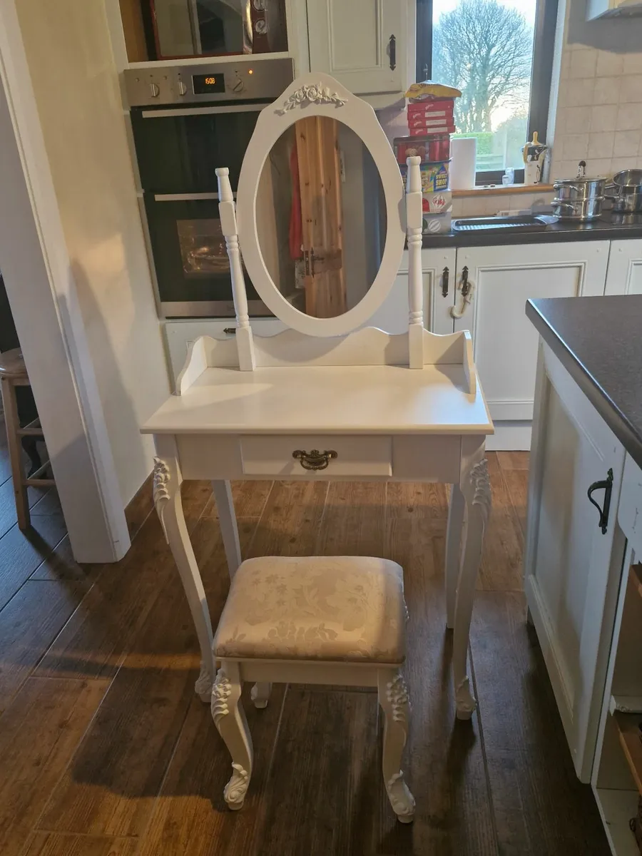 Vanity and stool - Image 1