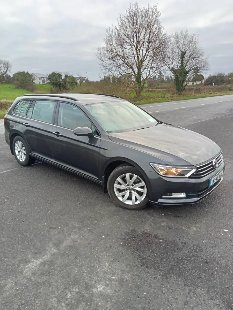 Volkswagen Passat 2019 - Image 4