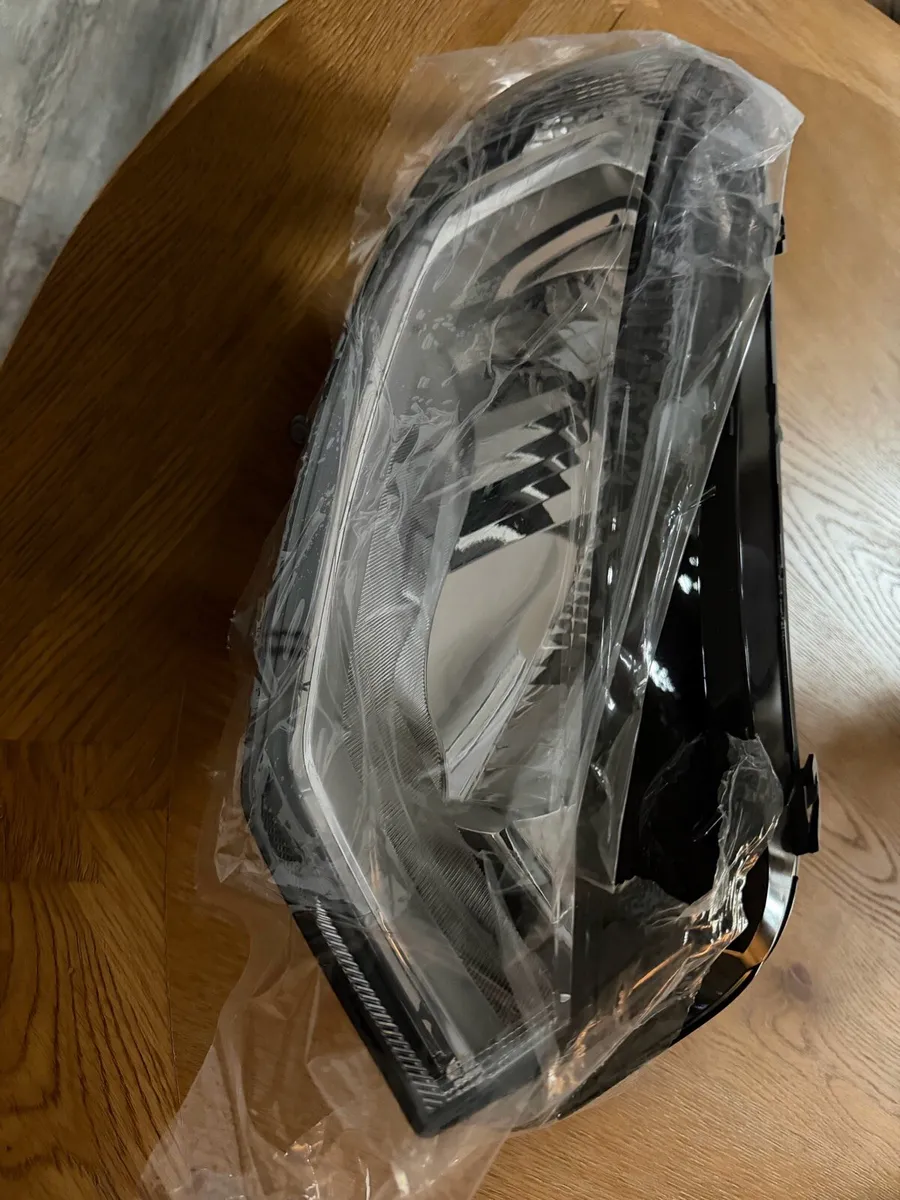 Eco sport Ford headlight - Image 1