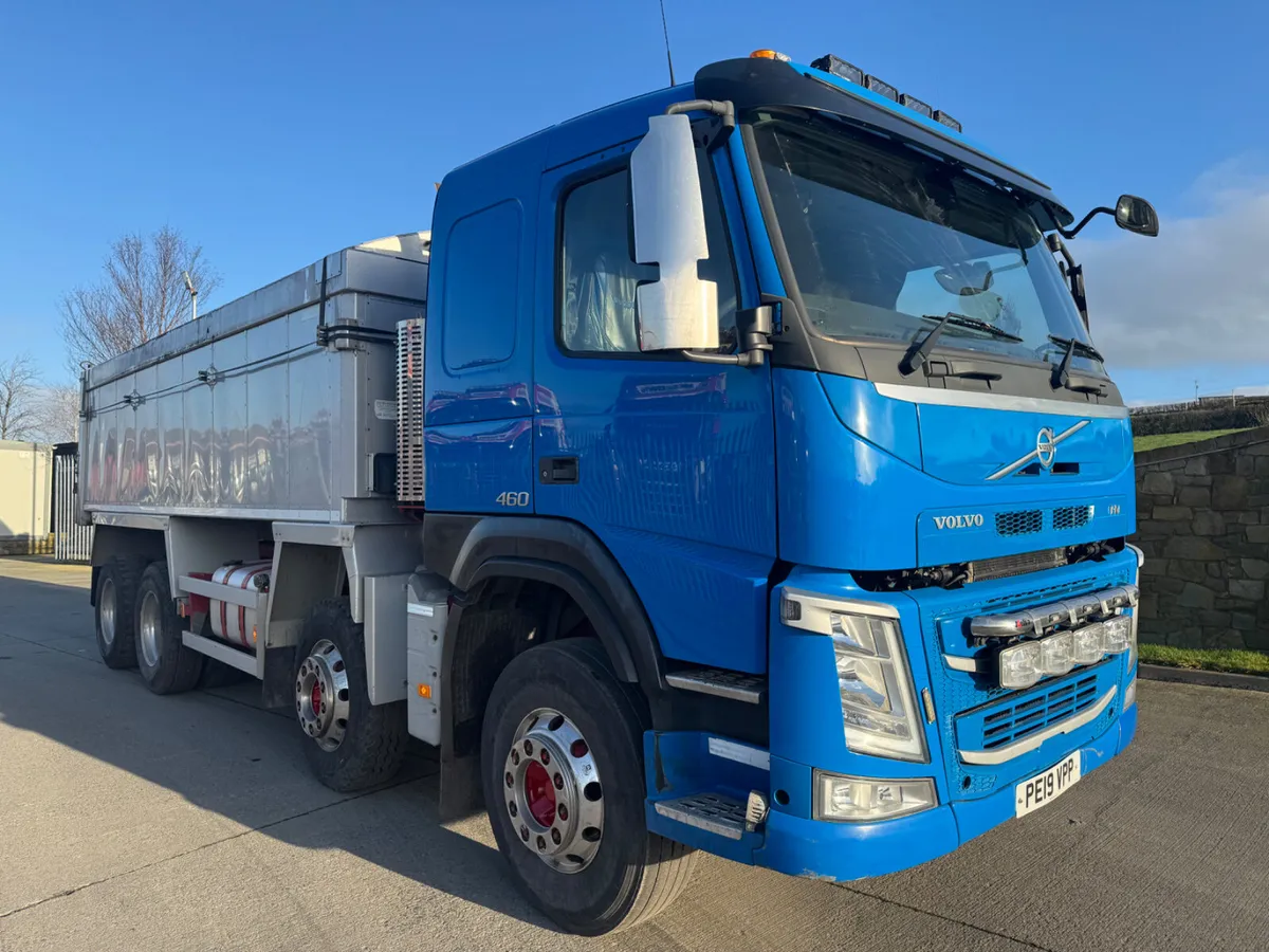 2019 Volvo FM 460 8x4 Tipper - Image 1
