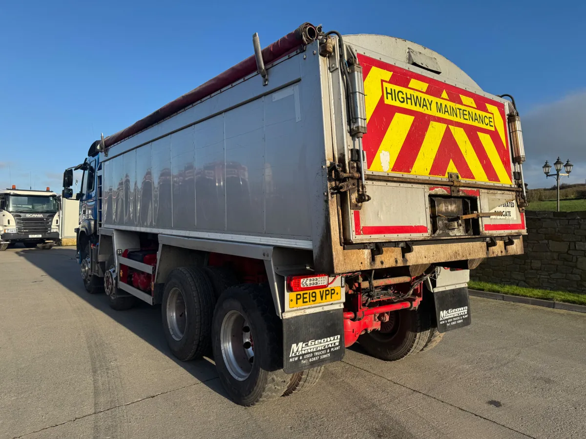 2019 Volvo FM 460 8x4 Tipper - Image 4