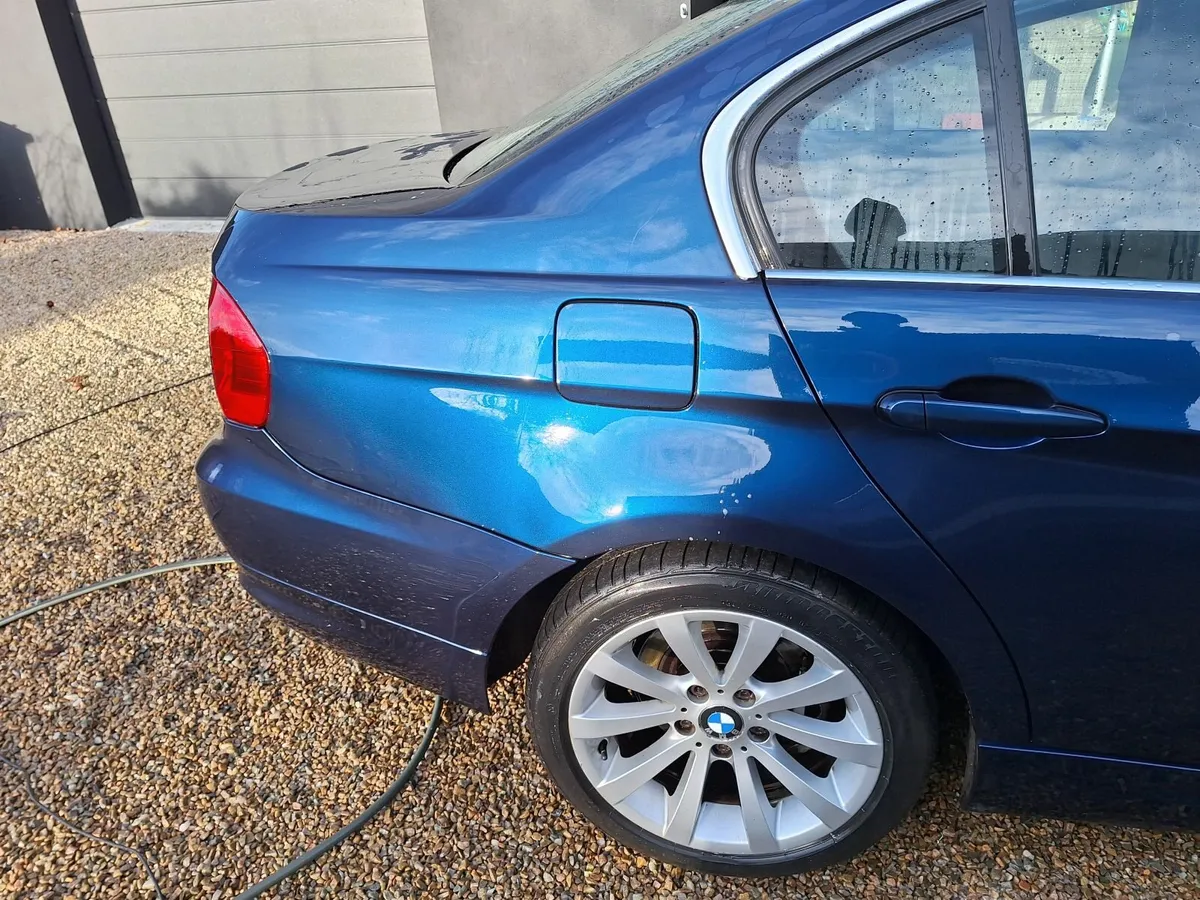 2011 BMW 3-Series 2 owner Leather top spec - Image 2