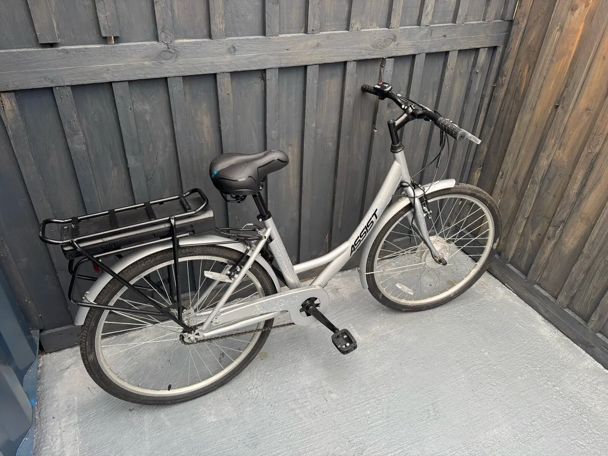 Ladies Electric Step Through Bike - Image 4