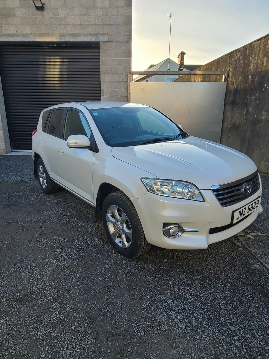 Toyota RAV4 2011 - Image 1
