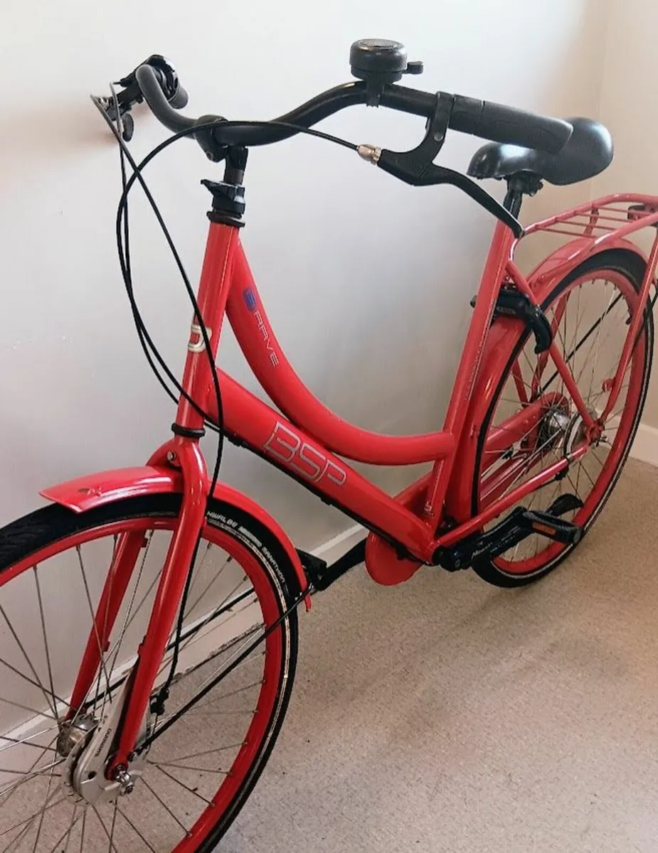Ladies dutch city bike in good condition - Image 1