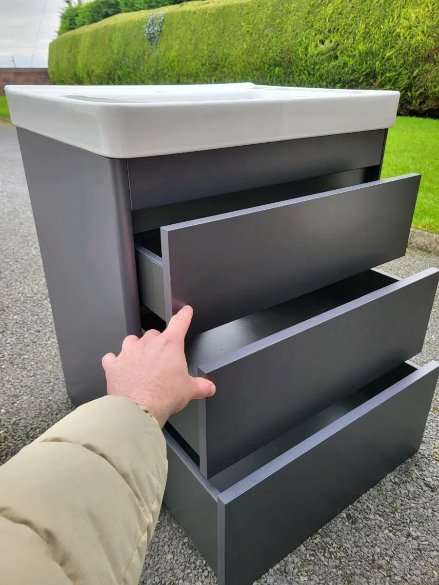 Toilet vanity unit & sink - Image 4