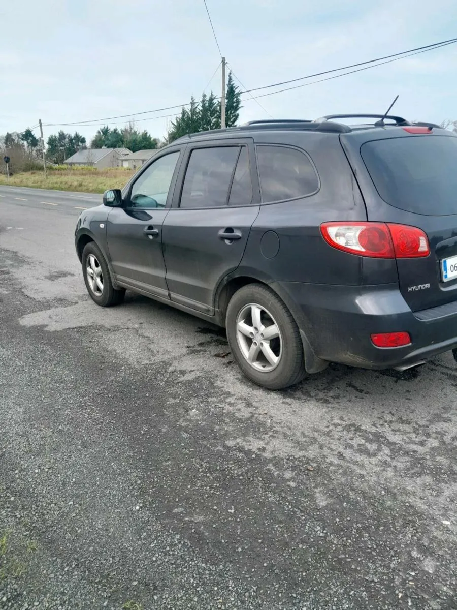 HYUNDI SANTFI CREW CAB - Image 2