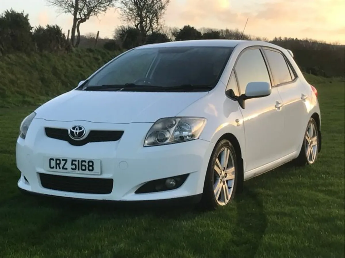 Toyota Auris 2009 - Image 1