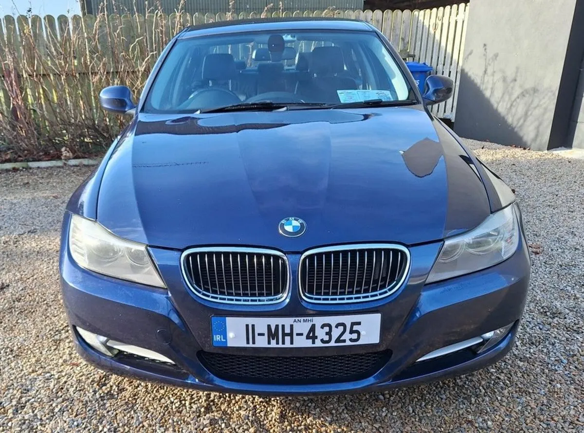 2011 BMW 3-Series 2 owner Leather top spec - Image 1