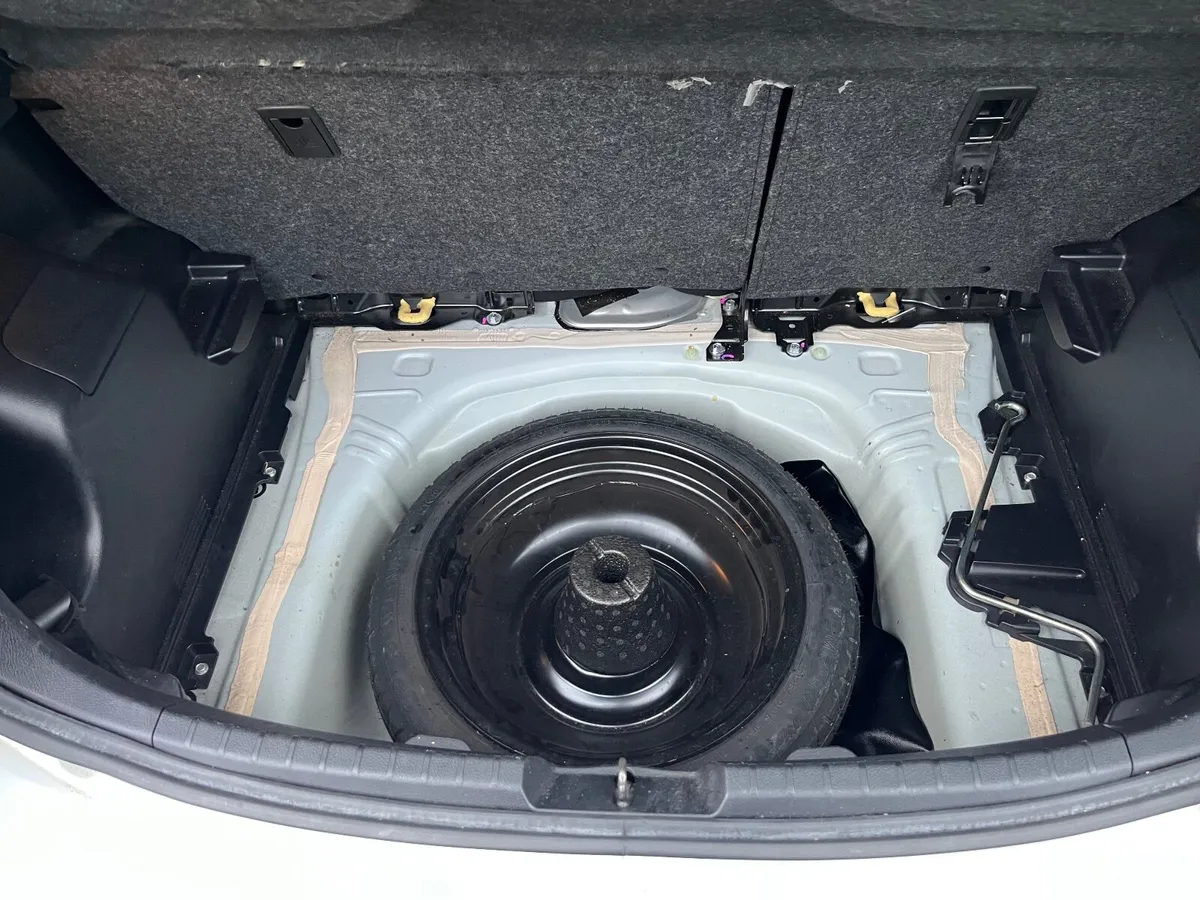 Toyota Yaris 2014 - Image 3