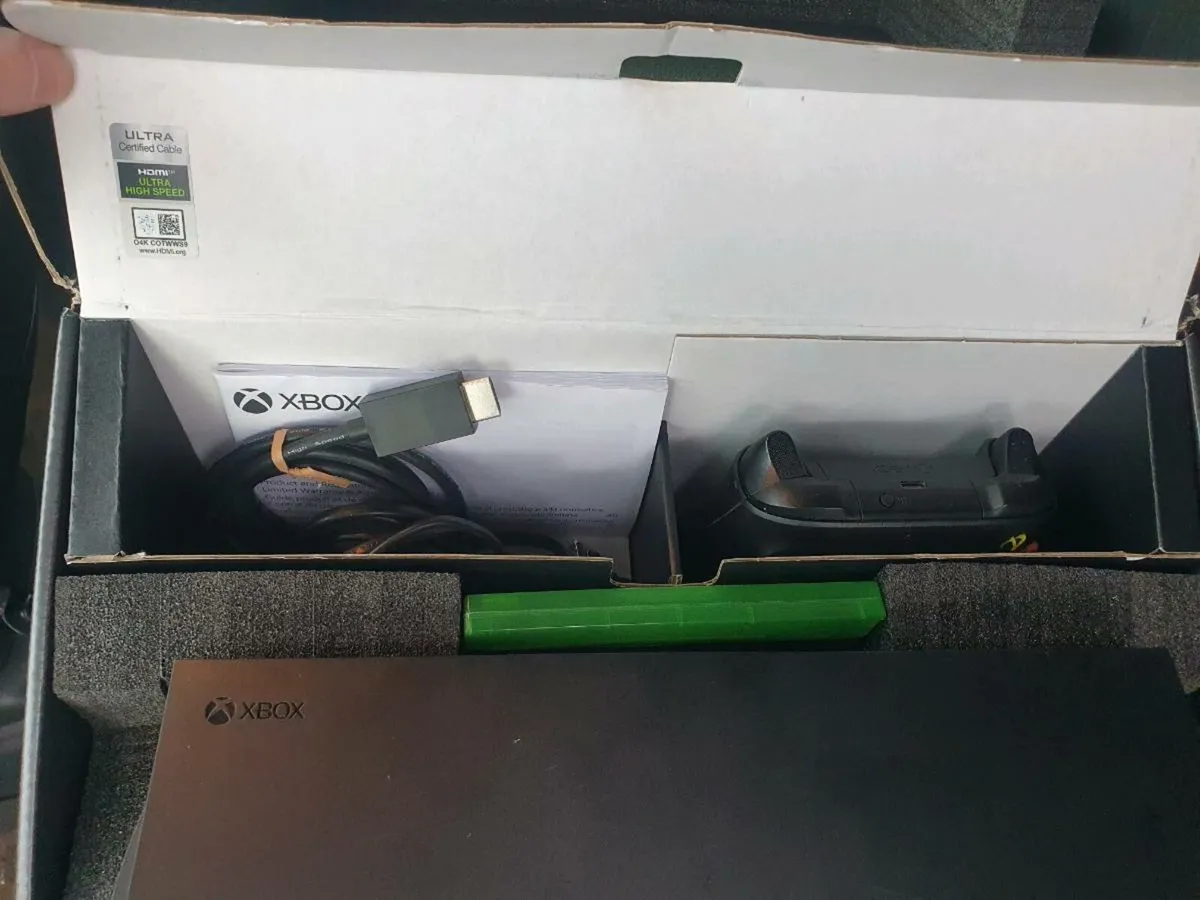 Xbox series x 1tb - Image 4