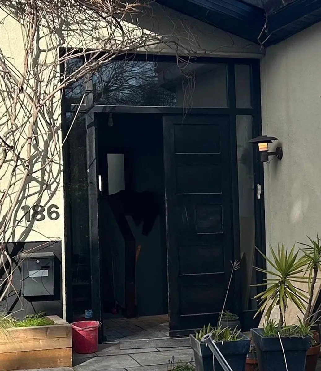 Front double door solid teak - Image 3