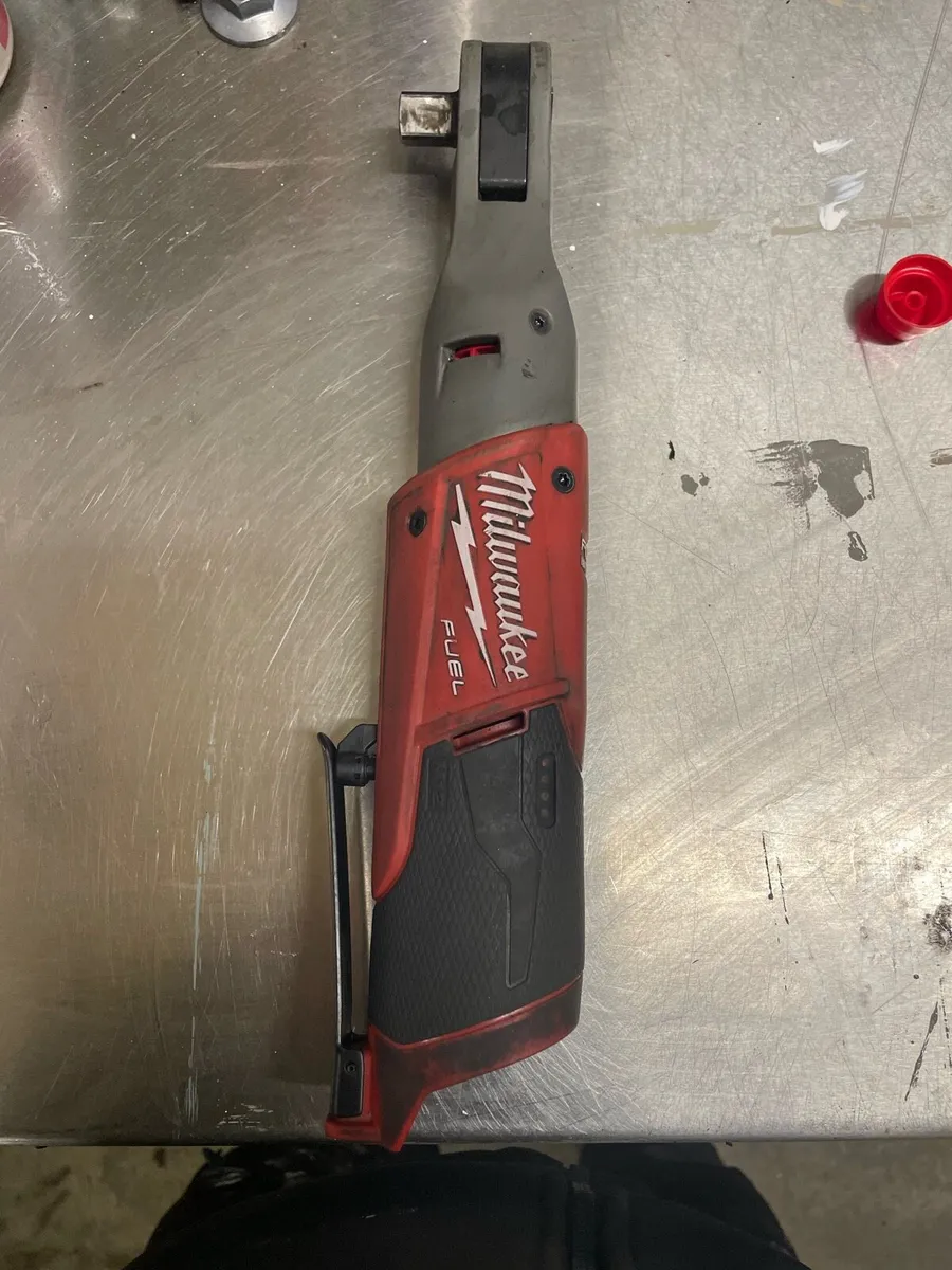 Milwaukee 1/2 Ratchet Wrench - Image 1