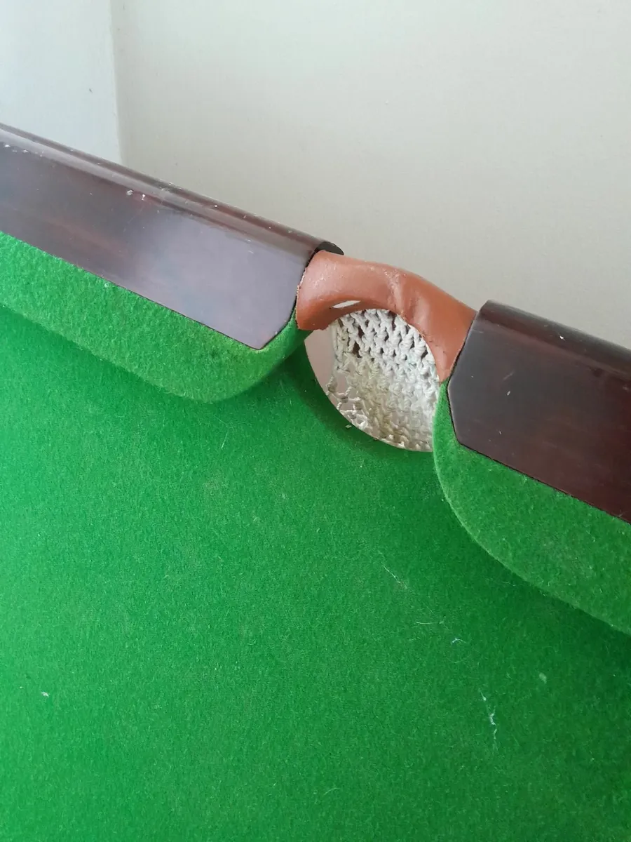 Pool table - Image 2