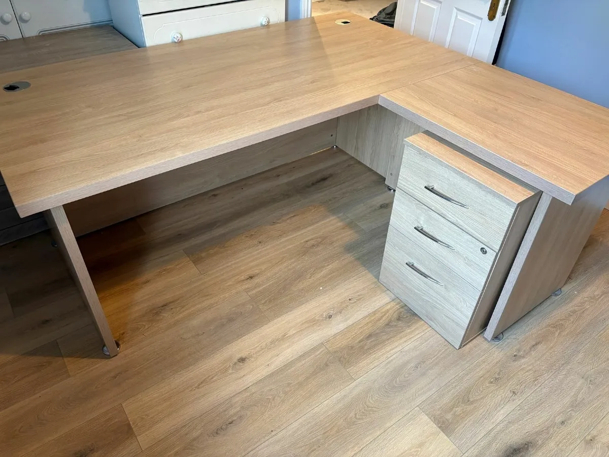 🔥 Executive Desk - Image 1