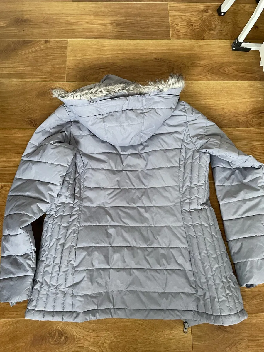 Columbia women’s warm winter jacket - Image 2