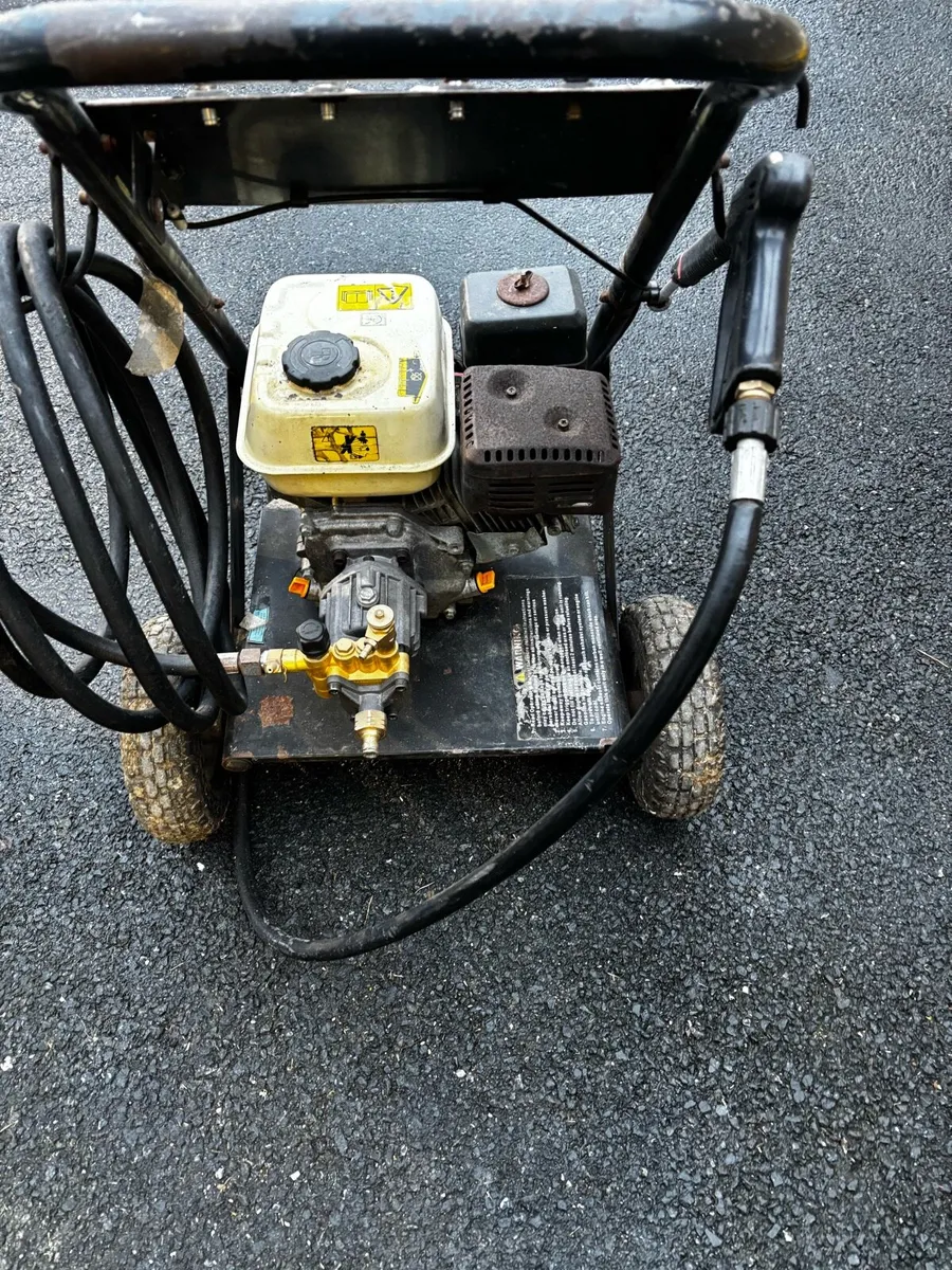 Petrol pressure washer - Image 2