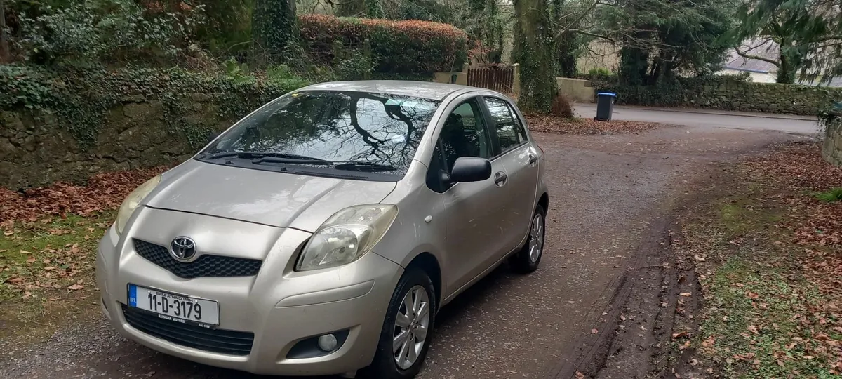 Toyota Yaris 2011 - Image 1