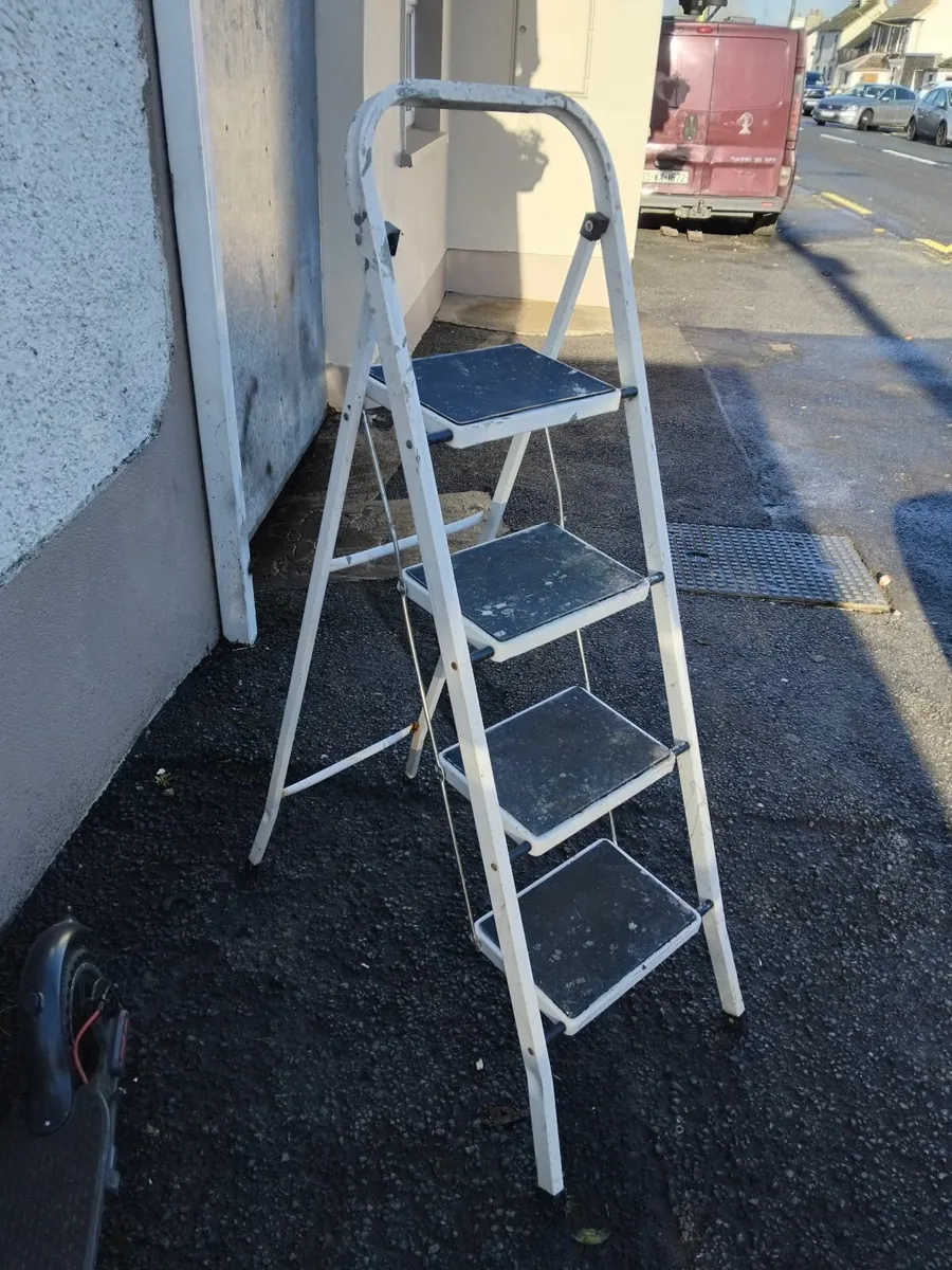 Hi step ladder working perfectly priced - Image 1