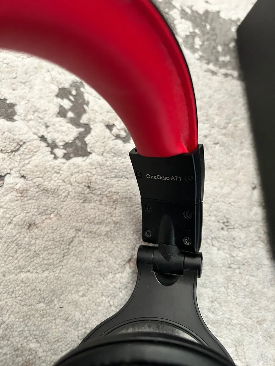 Pioneer DDJ 200, 2 DM-40 speakers and headphones - Image 4