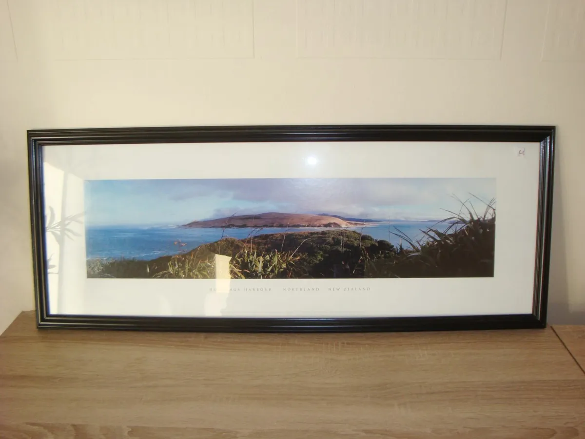 New Zealand picture black frame - Image 1