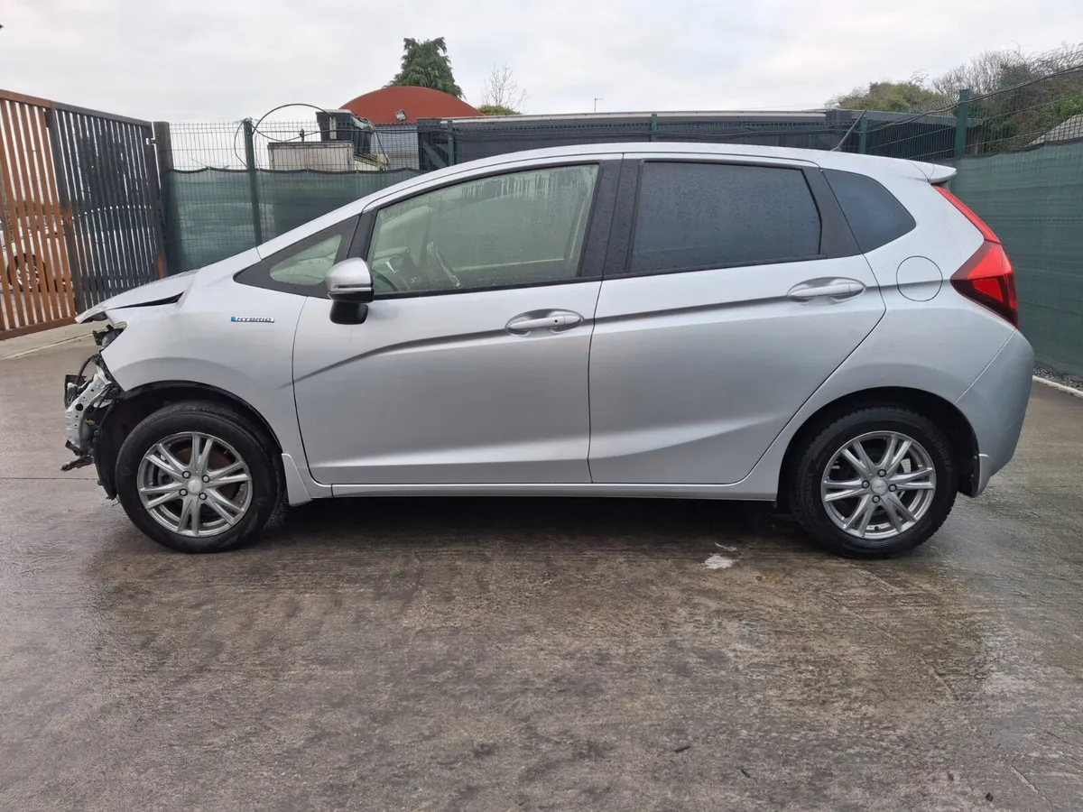 152 Honda Fit Hybrid 1.5 Automatic - Image 1