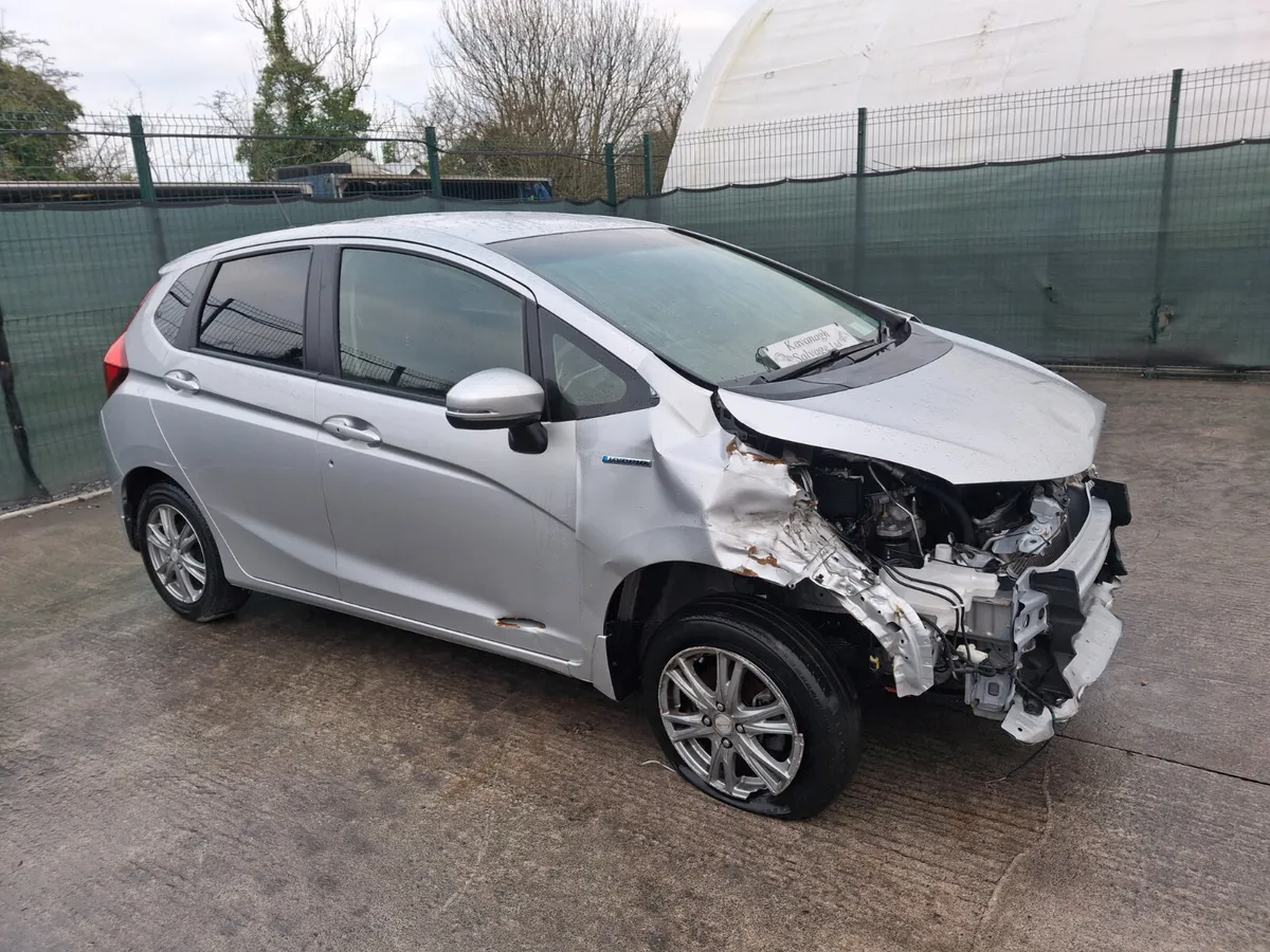 152 Honda Fit Hybrid 1.5 Automatic - Image 3