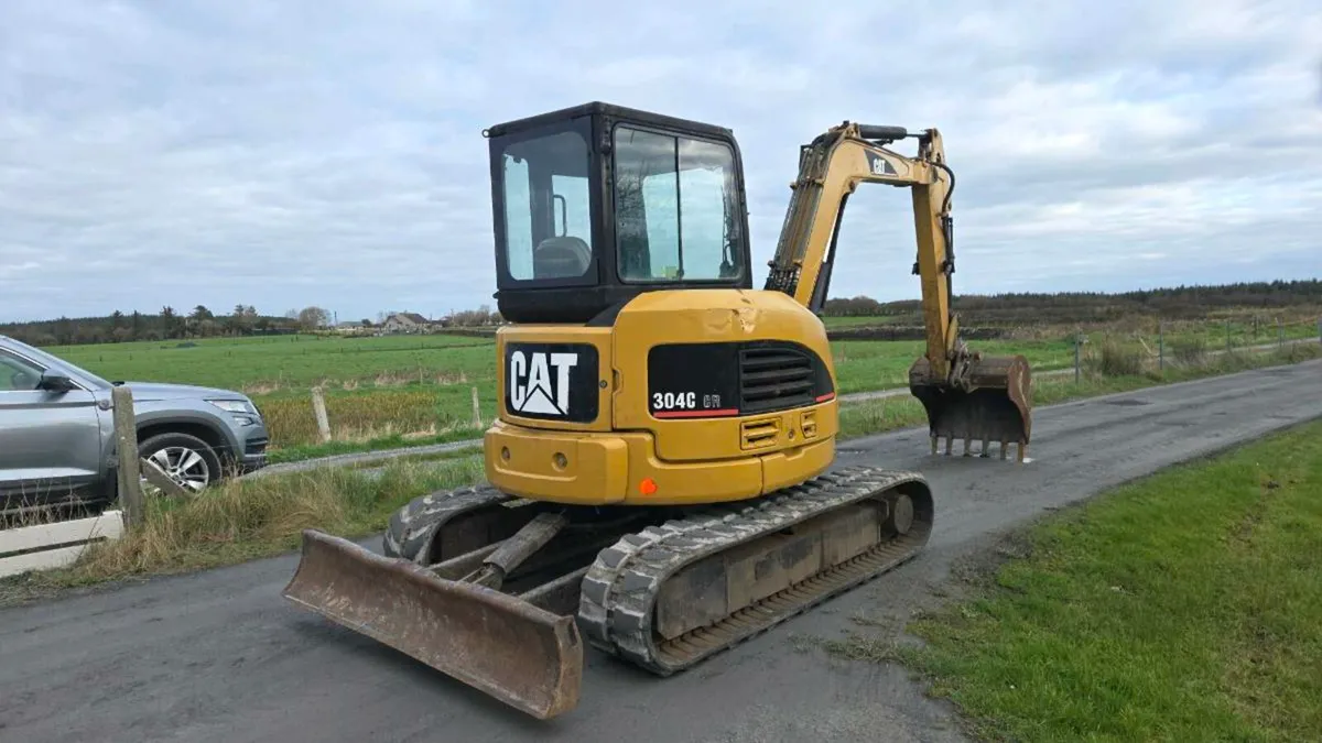 Cat 5 ton Digger - Image 1