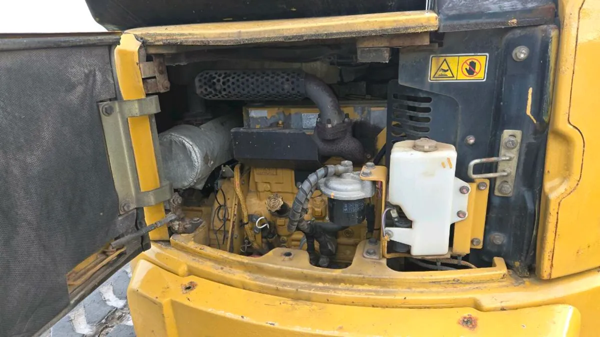 Cat 5 ton Digger - Image 4