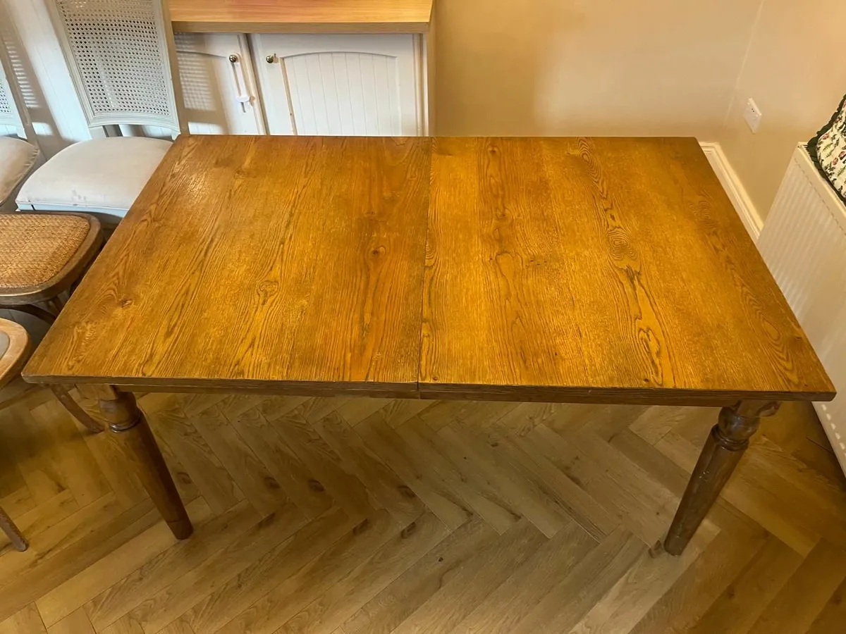 Kitchen table - Image 1