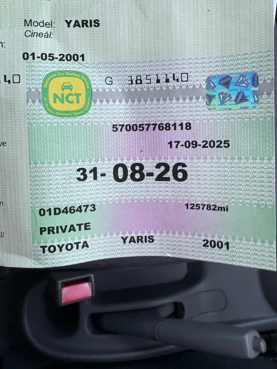 Toyota Yaris 2001 - Image 2