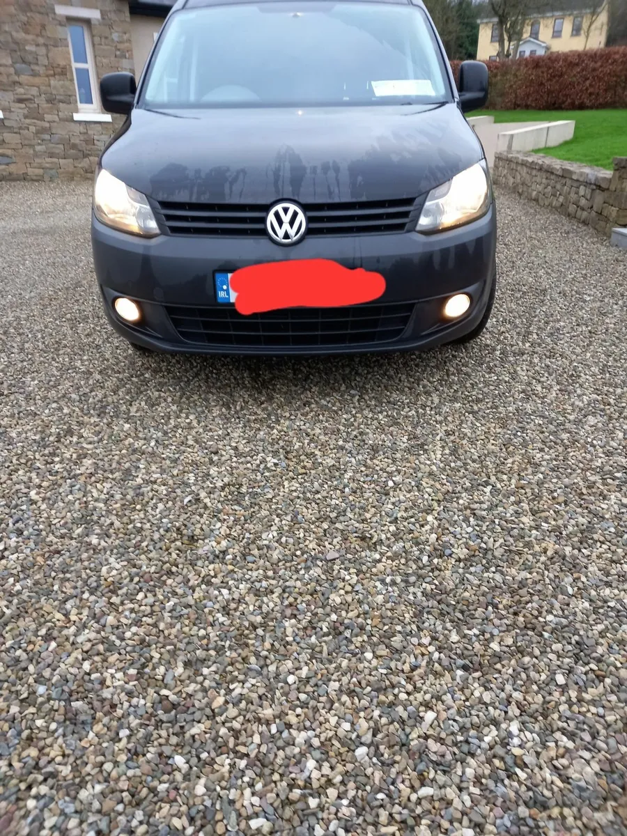 Volkswagen Caddy 2012 - Image 2