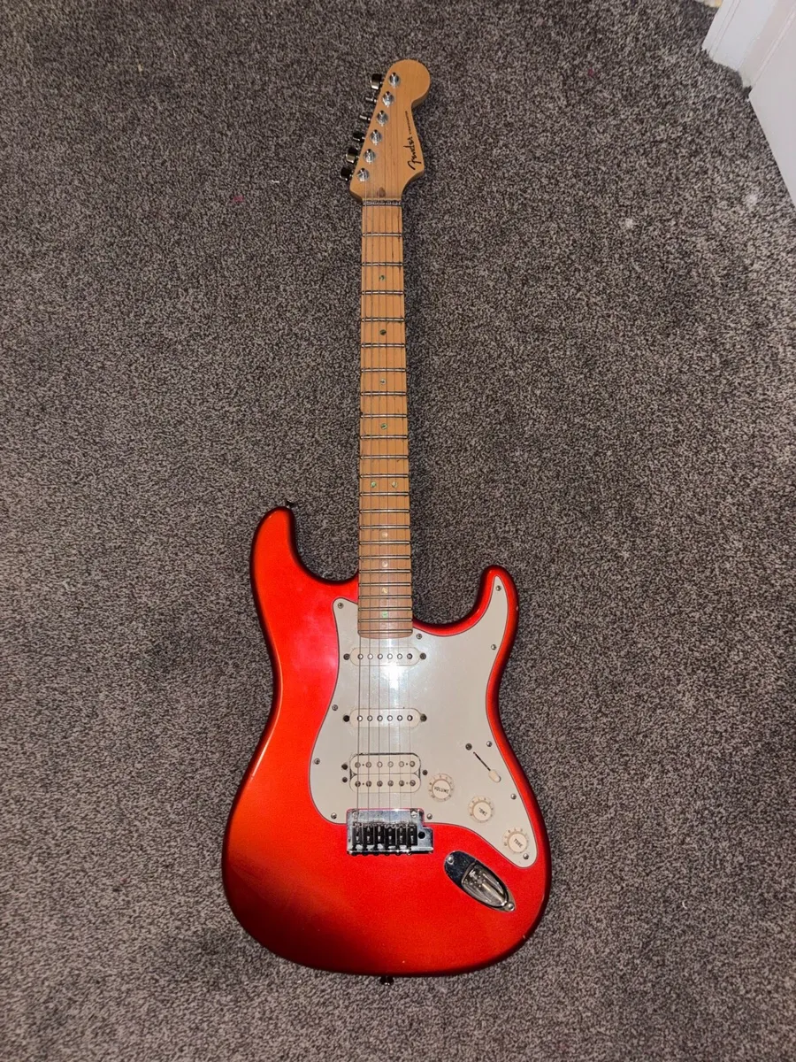 Fender American Deluxe Strat with Amp - Image 1