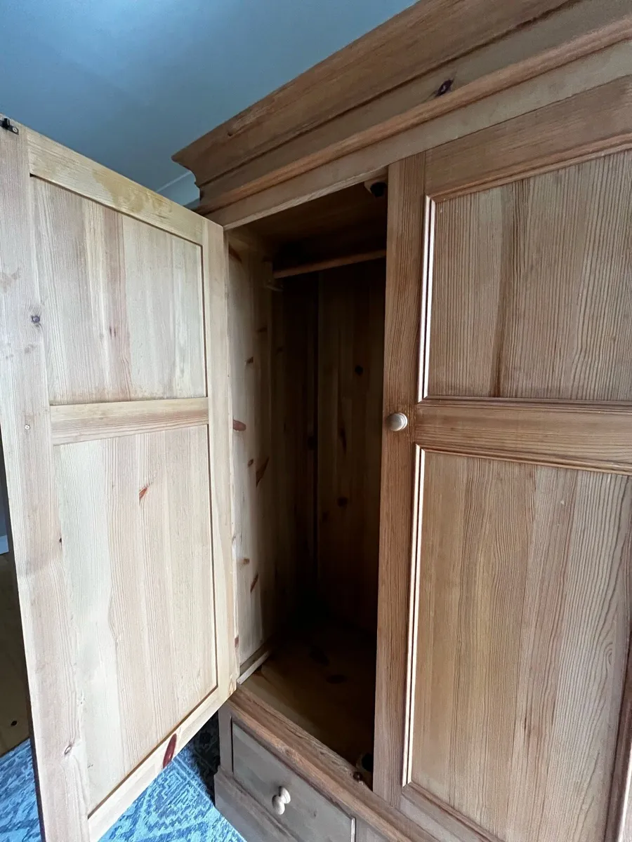 Wardrobe - Image 3