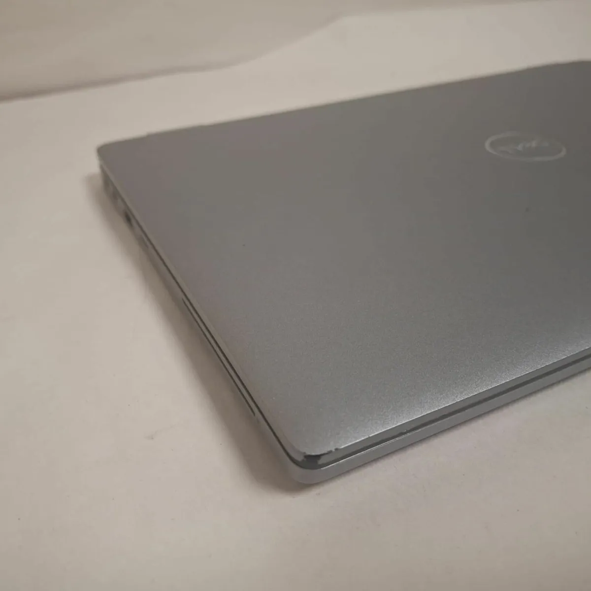 Dell Latitude 5330 | i5-1245U | 16GB RAM | 256GB - Image 2