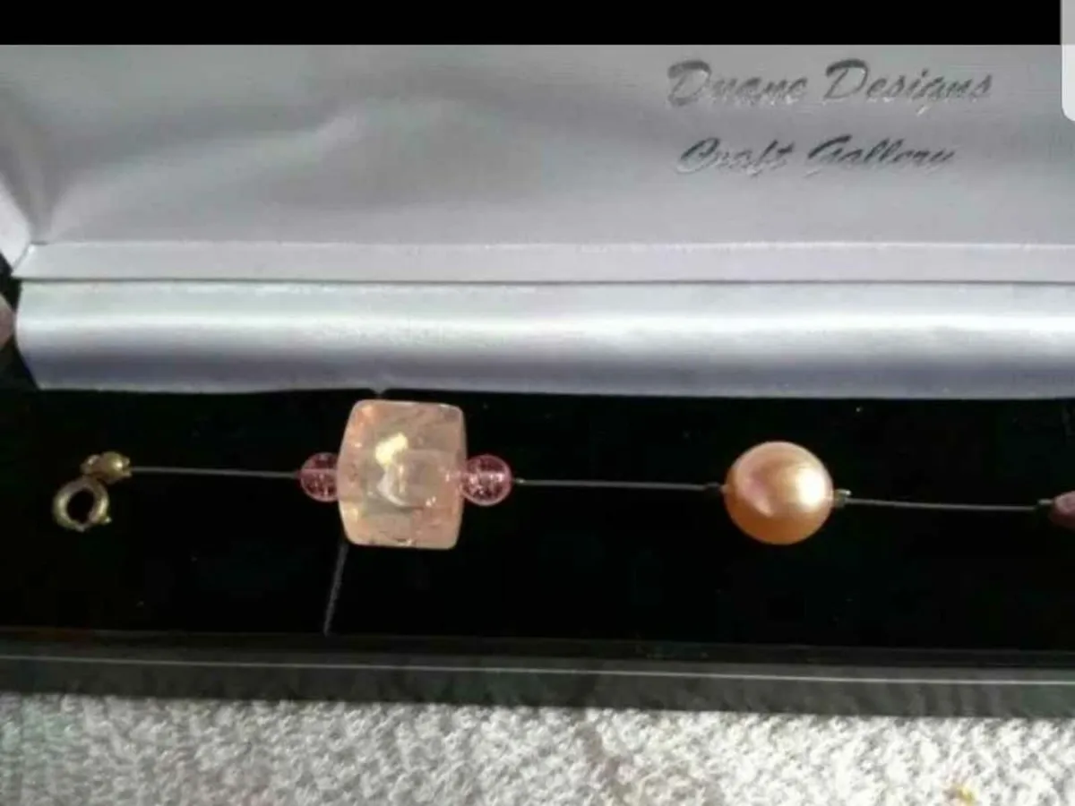 pink bracelet new - Image 1