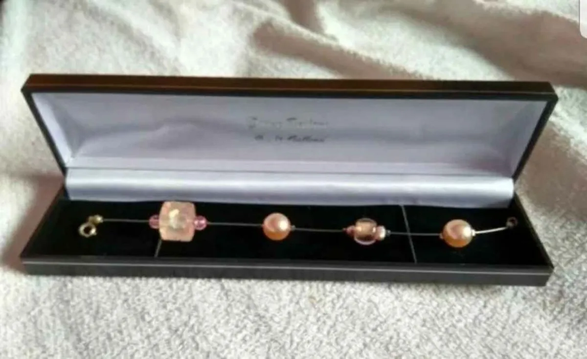 pink bracelet new - Image 2