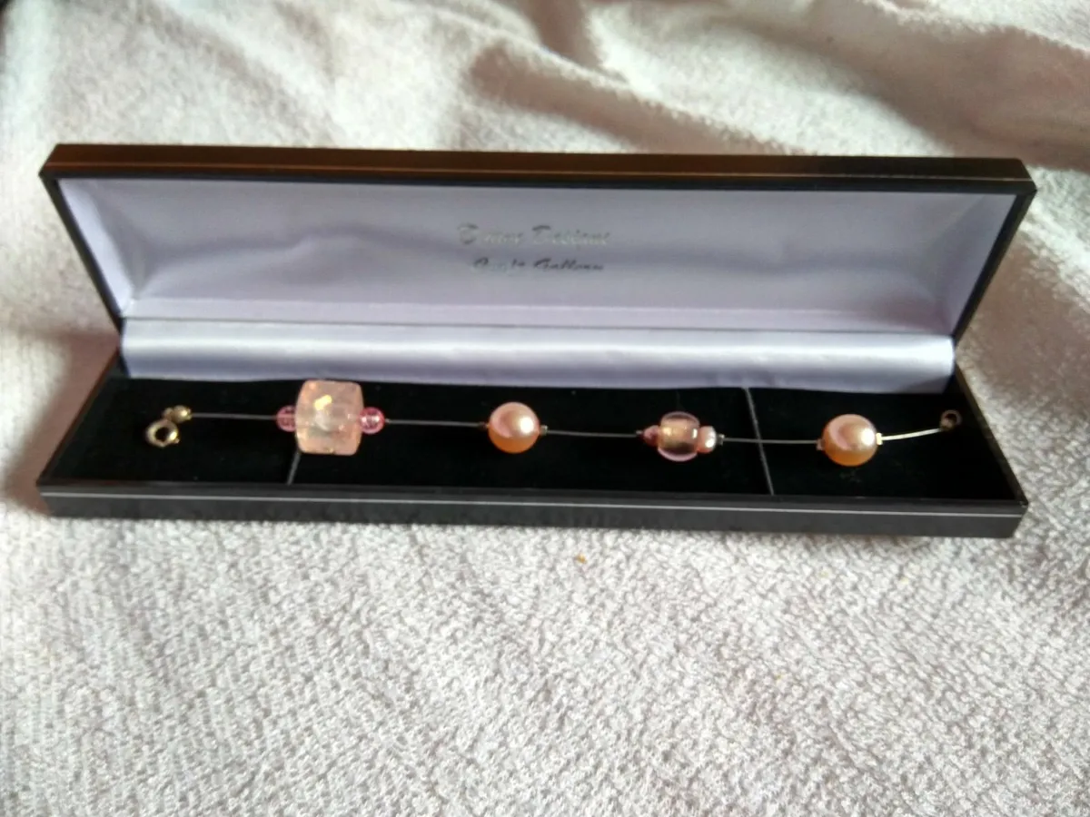 pink bracelet new - Image 3