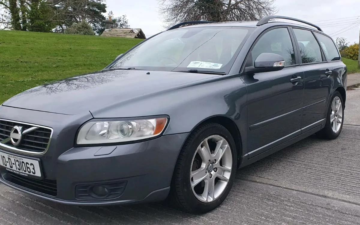 Volvo V50 1.6D 2010 - Image 3