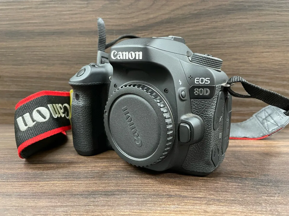 EOS 80D - Image 1