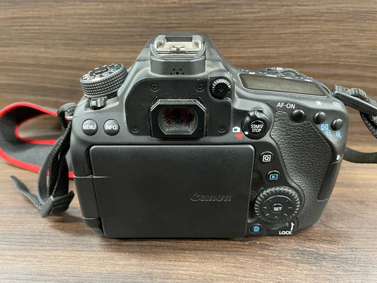 EOS 80D - Image 2