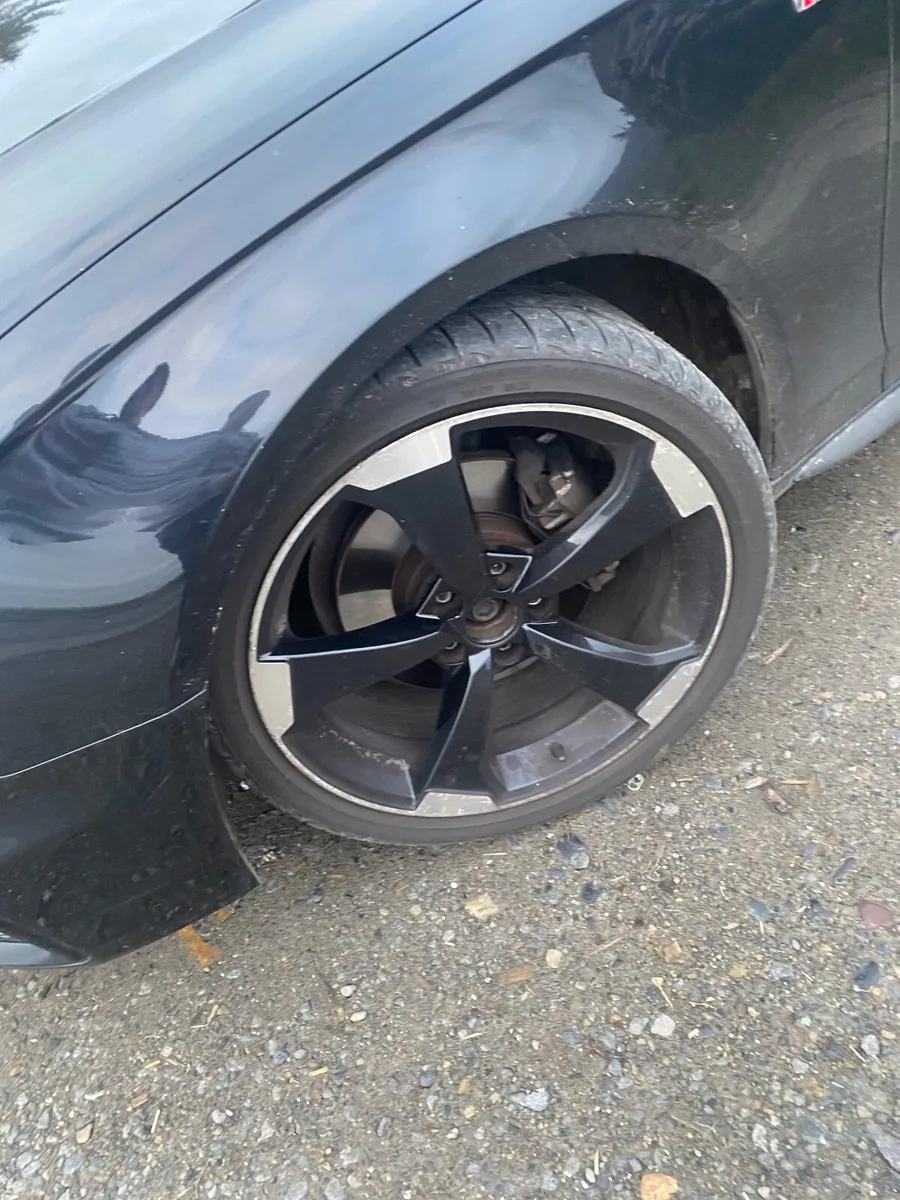 Audi A4 2015 - Image 2