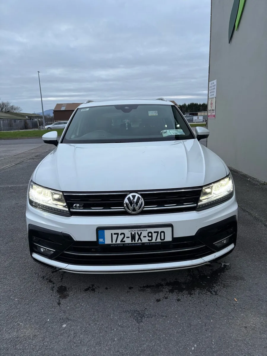 Volkswagen R line 1 owner - Image 3