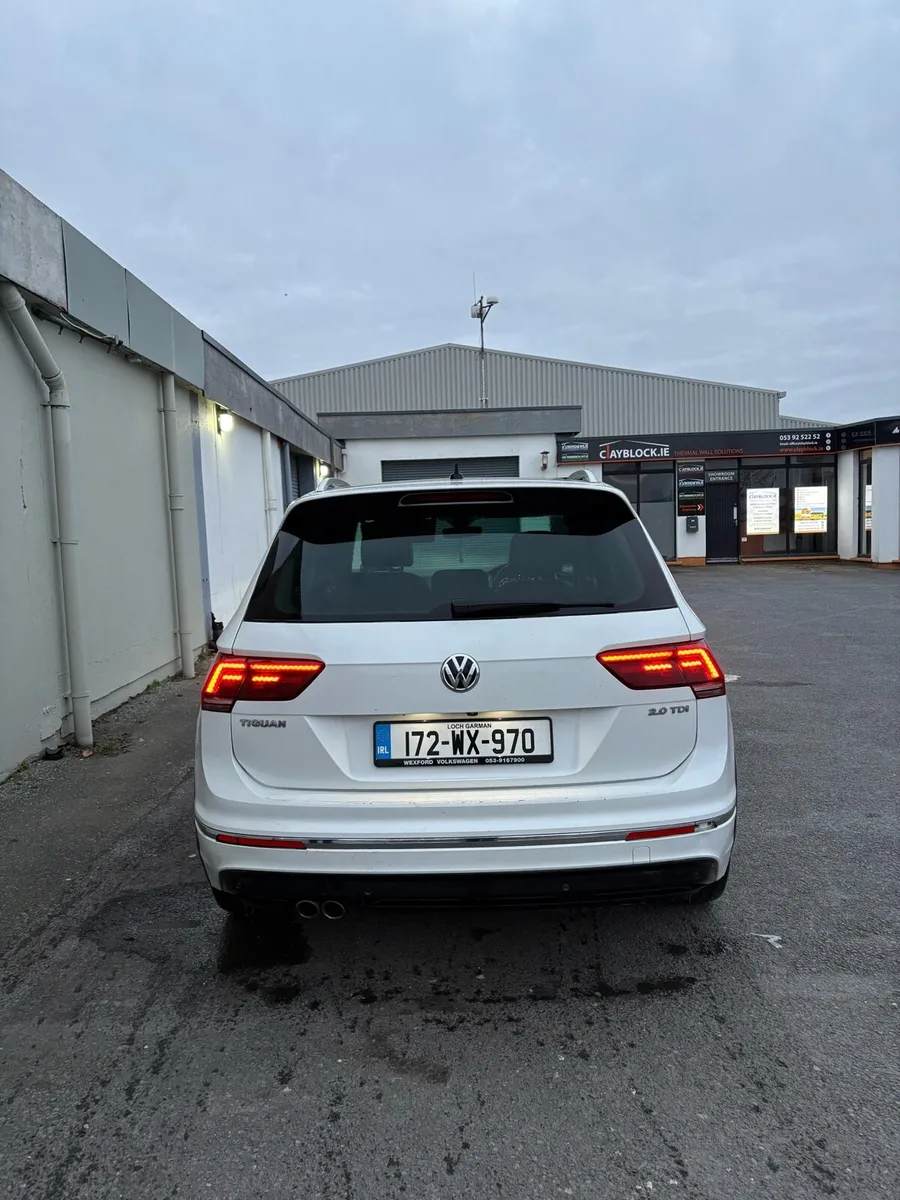Volkswagen R line 1 owner - Image 4