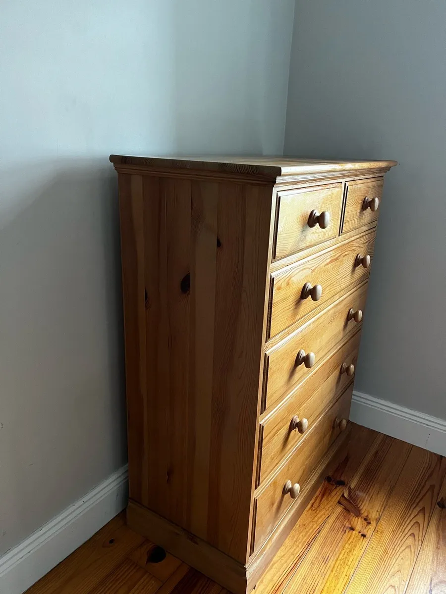 Wardrobe and chest of drawers - Image 3